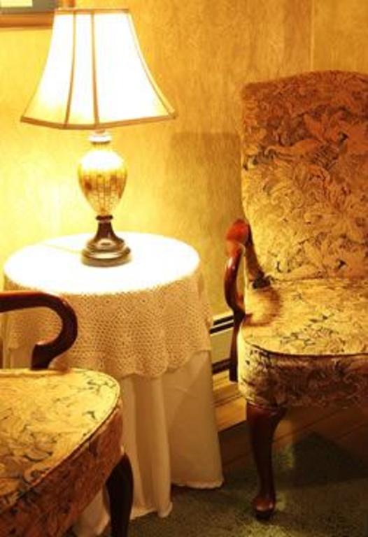 Munro House Bed And Breakfast Jonesville Room photo